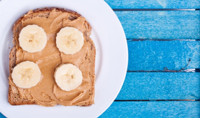 VegNews.PeanutButterBananaSandwich