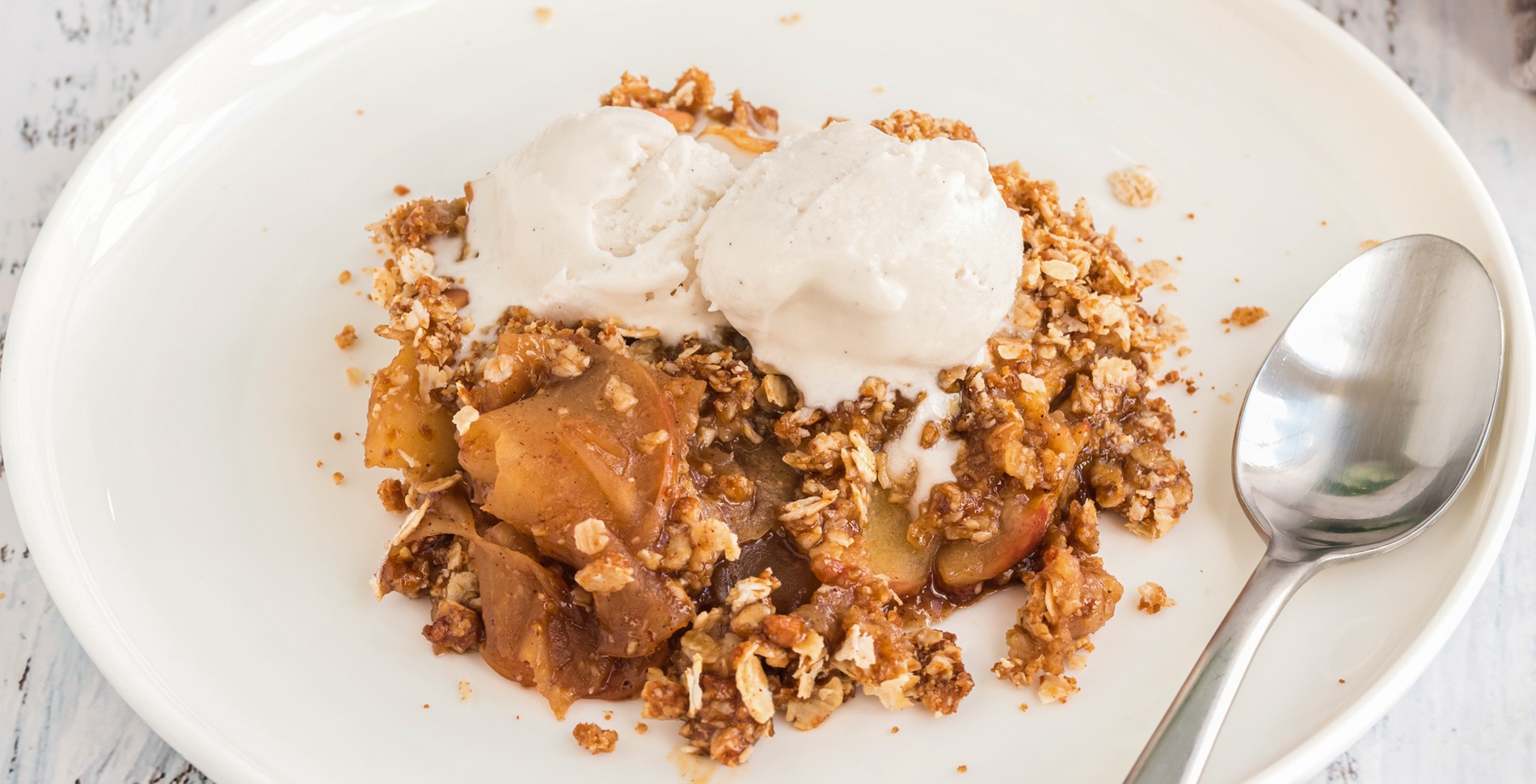 Gluten-Free Vegan Apple Crisp With Coconut Oat Crumble