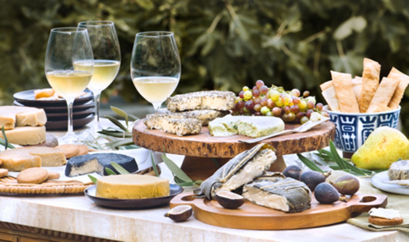 <i>Food & Wine</i> Promotes Vegan Cheese