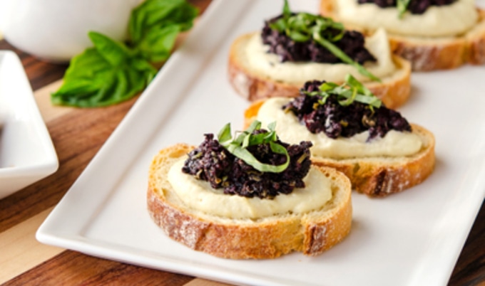 Cauliflower-Cashew Crostini with Tapenade
