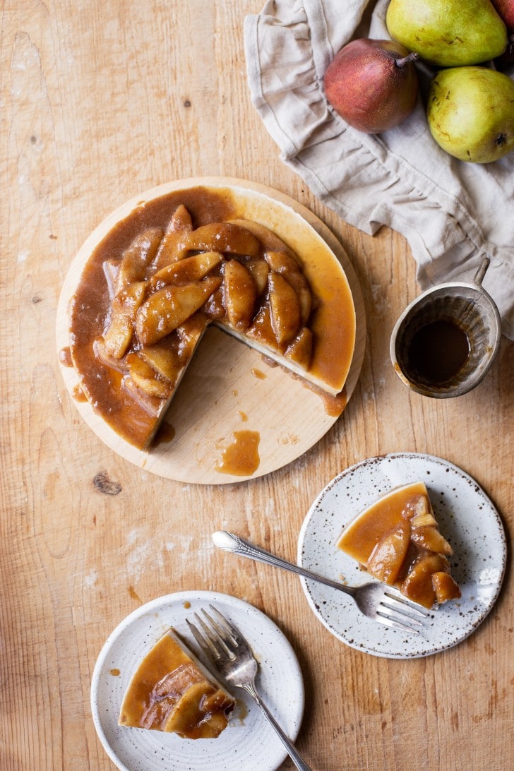 No-Bake Vegan Pear Cheesecake