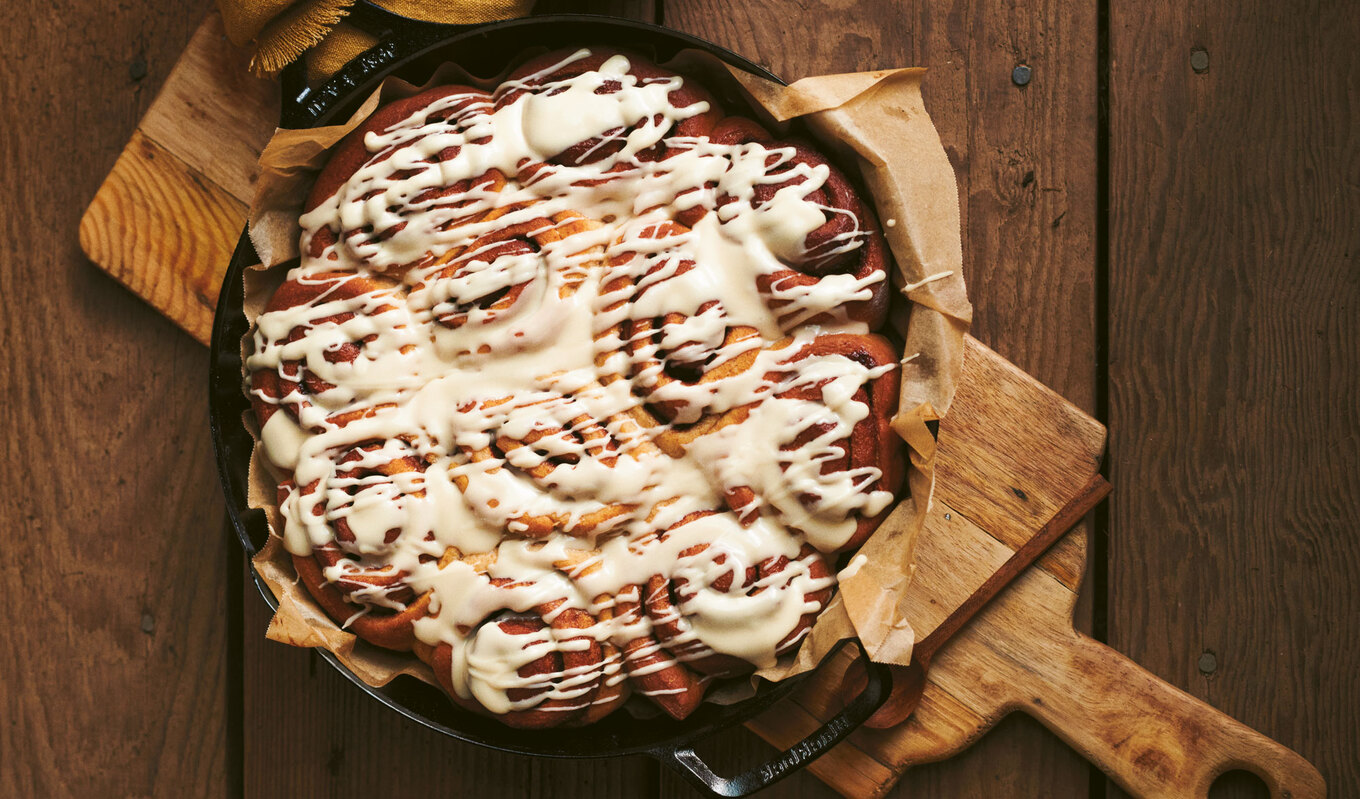 Pamela-Anderson-Maple-Glaze-Cinnamon-Rolls