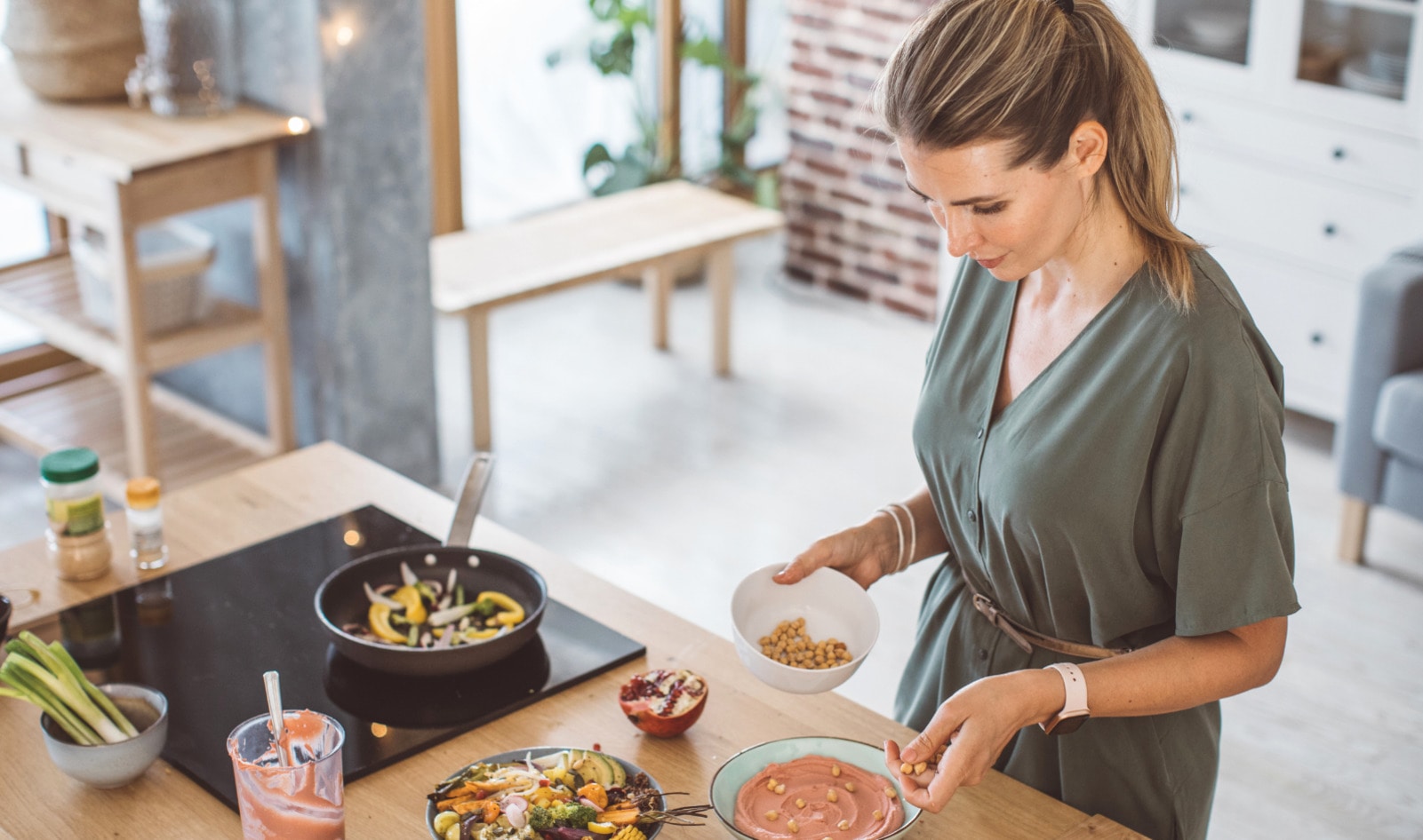 Expert Tips to Cope With 'Food Noise'