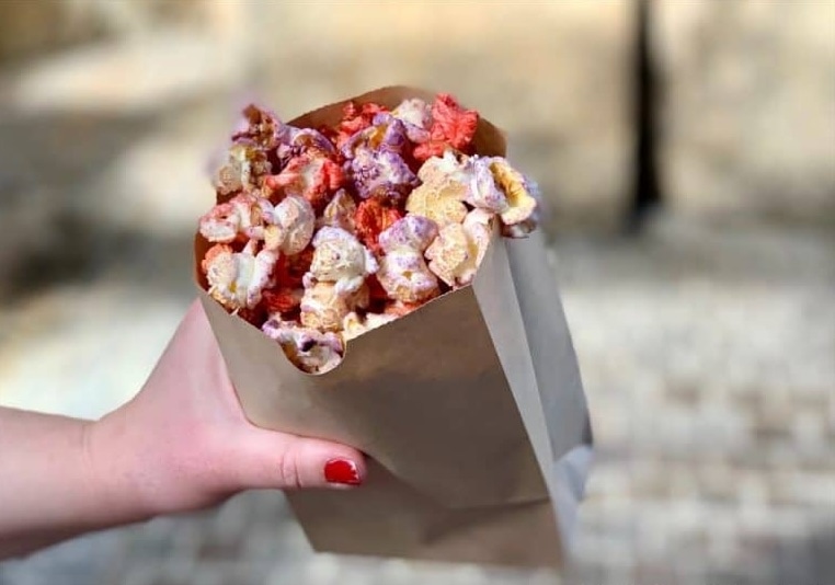 VegNews.DiznifyGalaxysEdgeOutpostMixPopcorn