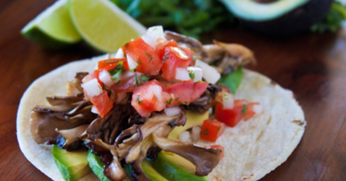 Wild Mushroom Tacos With Pico de Gallo | VegNews