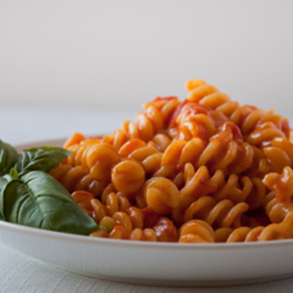 Easy Creamy Vegan Tomato Vodka Pasta