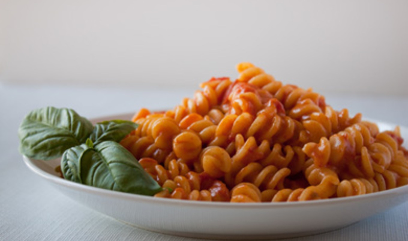 Easy Creamy Vegan Tomato Vodka Pasta