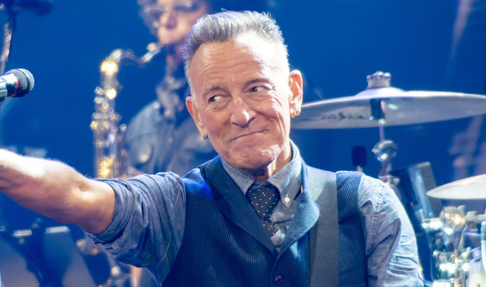 Bruce Springsteen Says the OMAD Diet Keeps Him 'Lean and Mean' at 76, But Experts Caution Against It