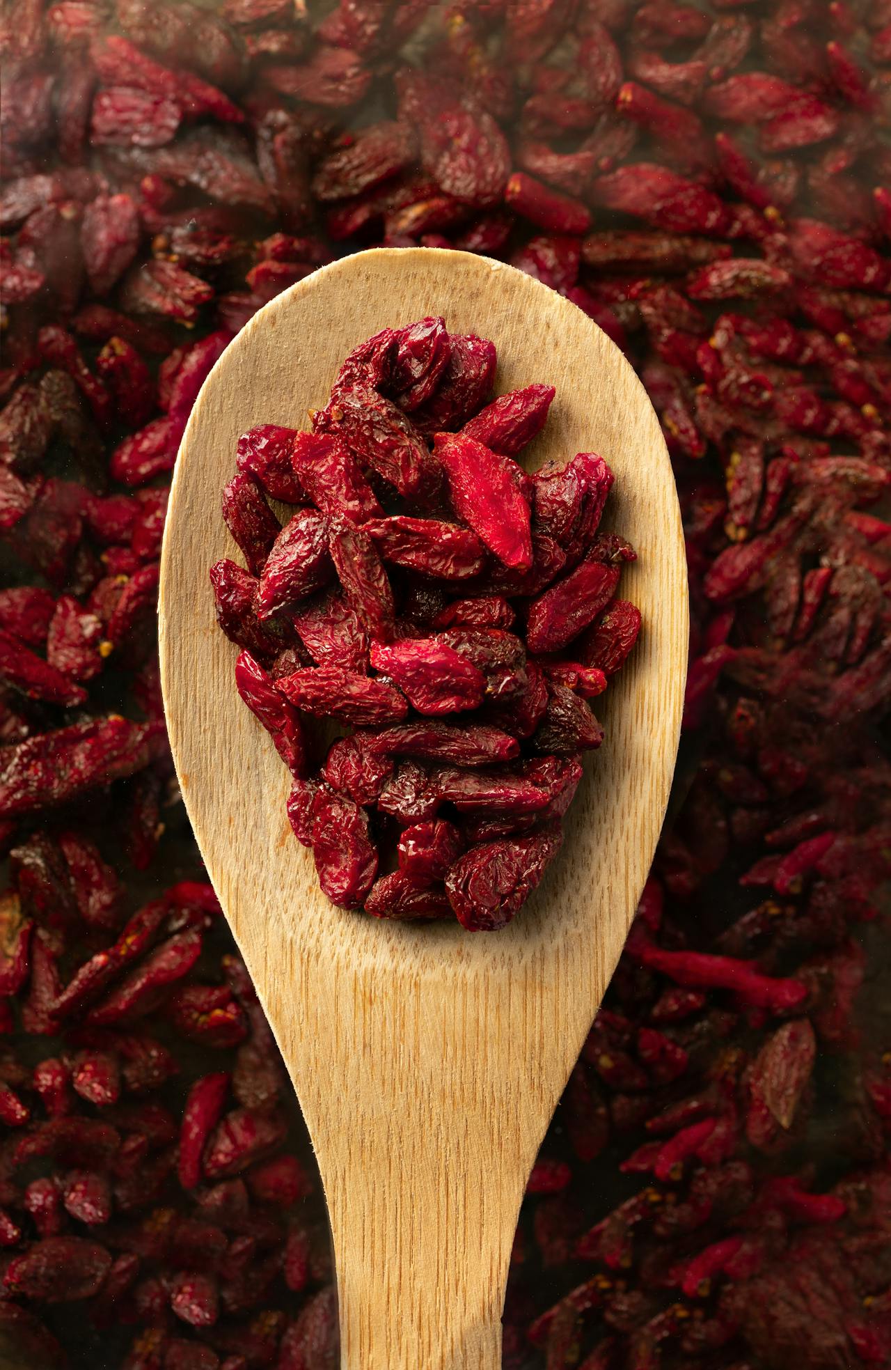 goji berries on spoon