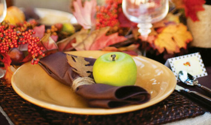 VegNews.ThanksgivingTable