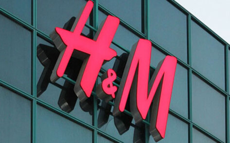 H&M Cosmetics Phasing Out Animal-Hair Brushes
