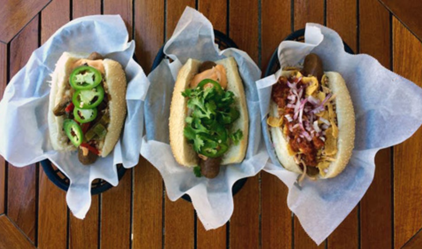 Vegan Hot Dog Campaign Launches in LA to Help Dogs