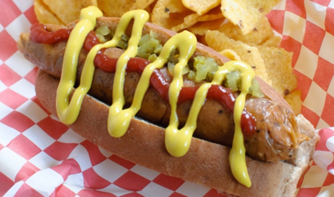 VegNewsHotDog