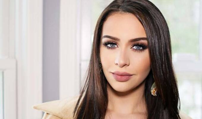 VegNews.CarliBybel