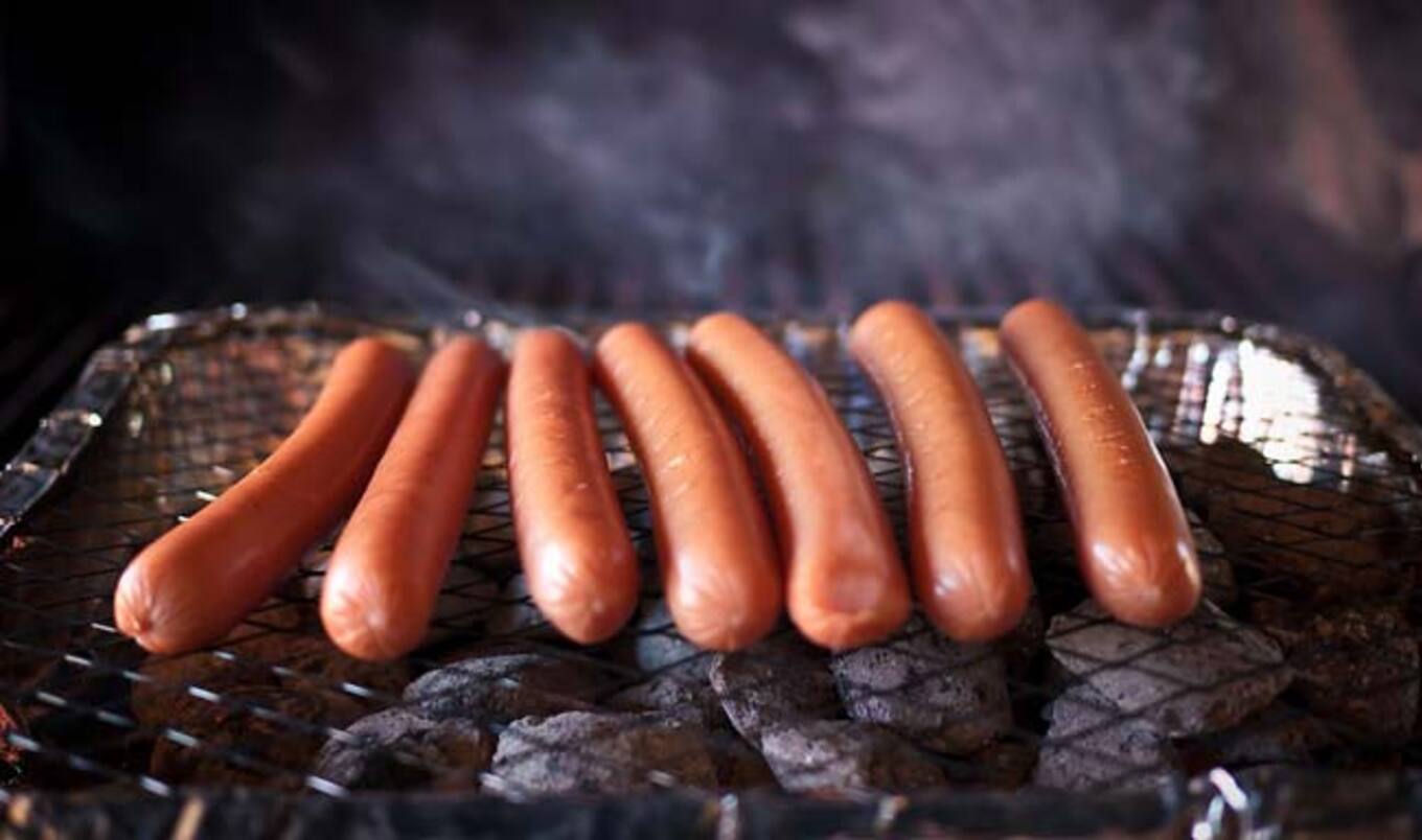 Vegan Doctors File Suit to Ban Hot Dogs in LA Schools