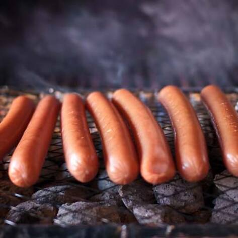 Vegan Doctors File Suit to Ban Hot Dogs in LA Schools