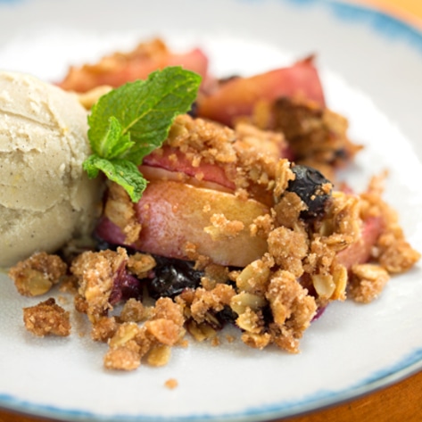 Easy Vegan Blueberry-Nectarine Fruit Crisp