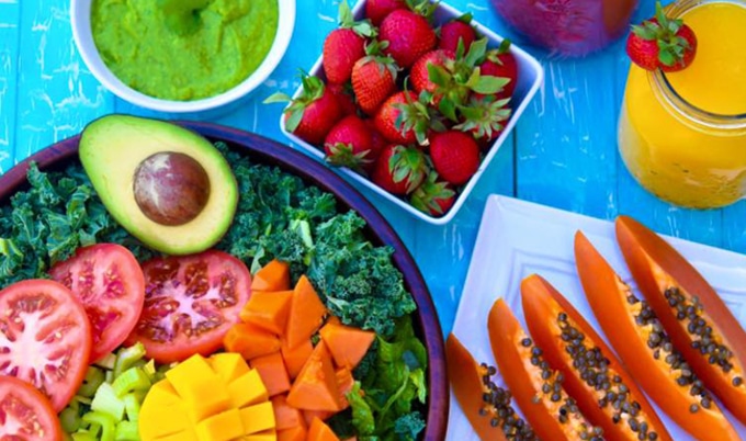 VegNews.FullyRawKristina
