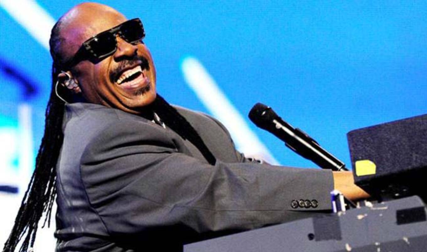 Stevie Wonder Urges People to Go Vegan