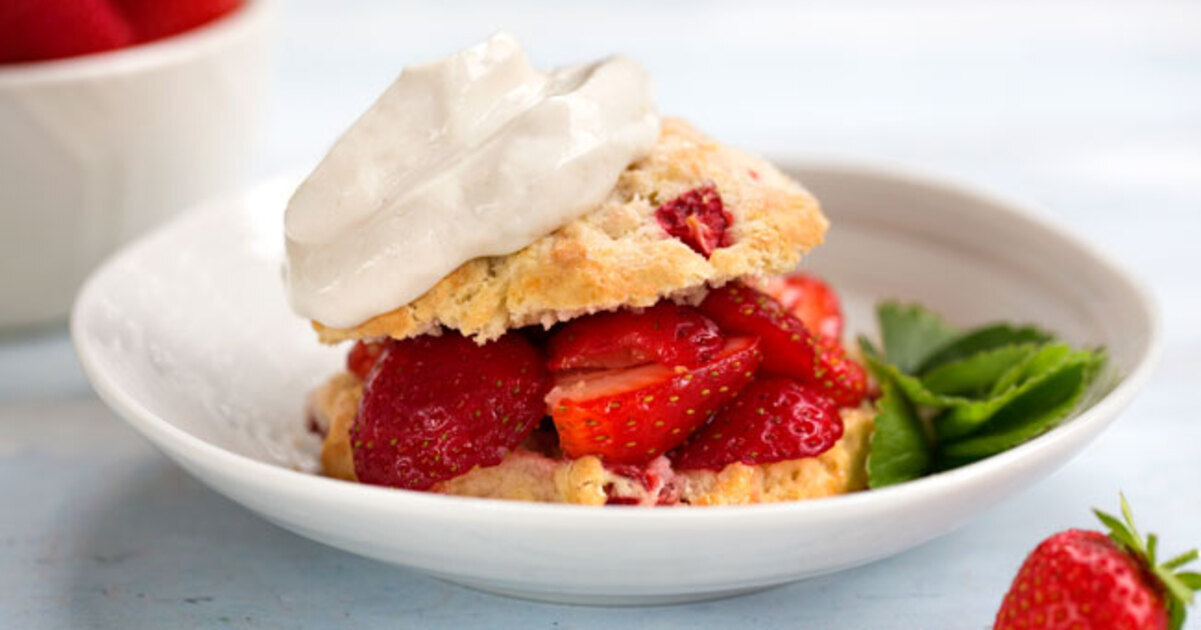 Healthy Strawberry Shortcake With Maple Creme | VegNews
