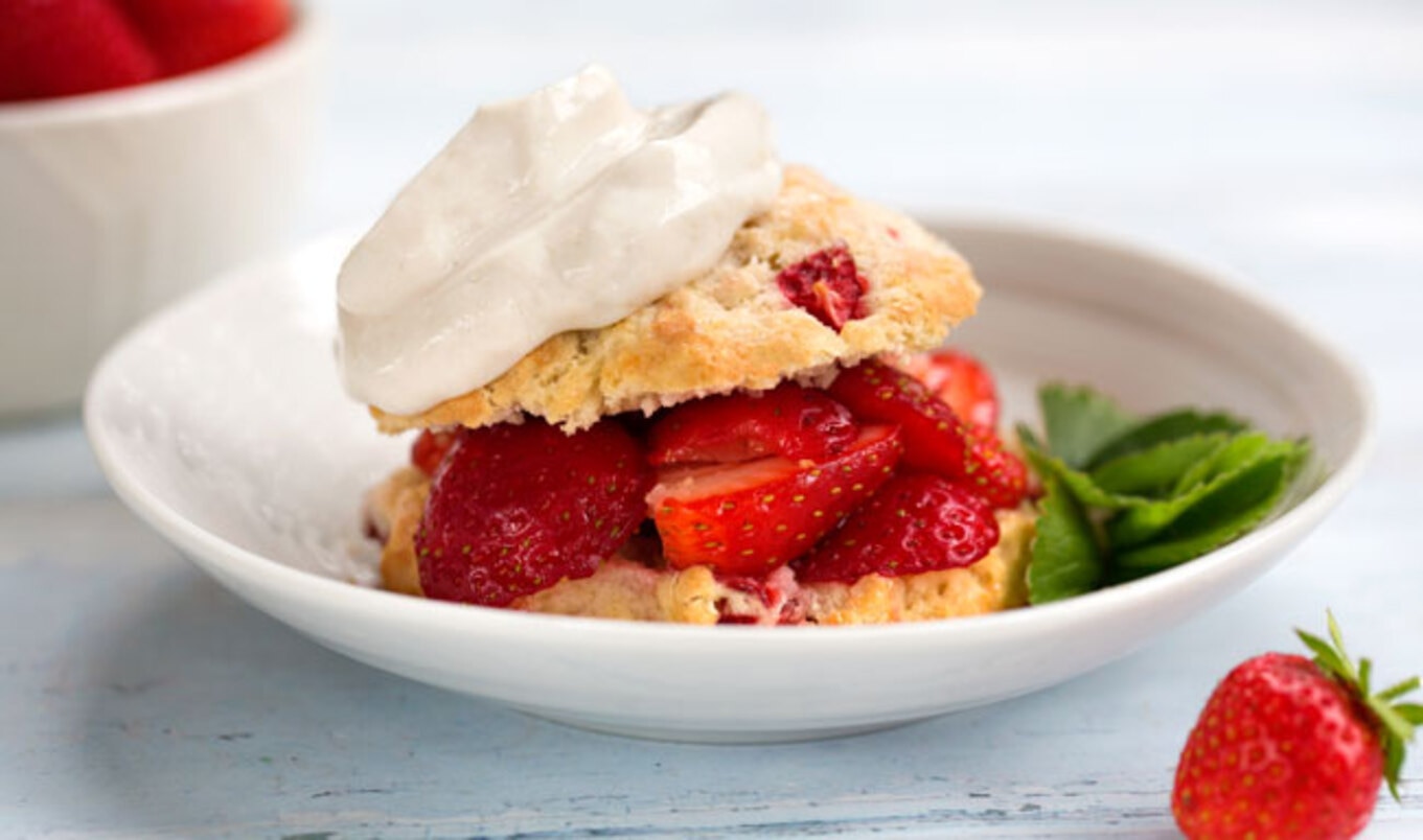 Healthy Strawberry Shortcake With Maple Creme