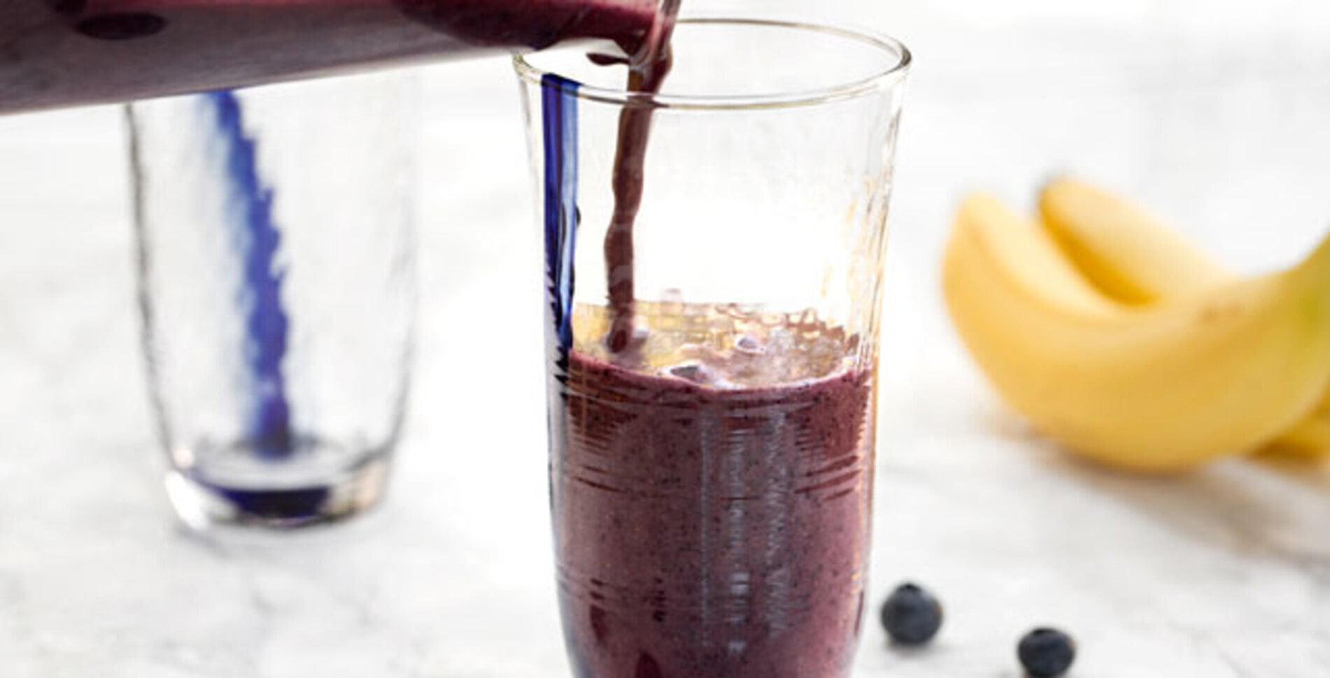 The Easiest Breakfast Fruit Smoothie Ever
