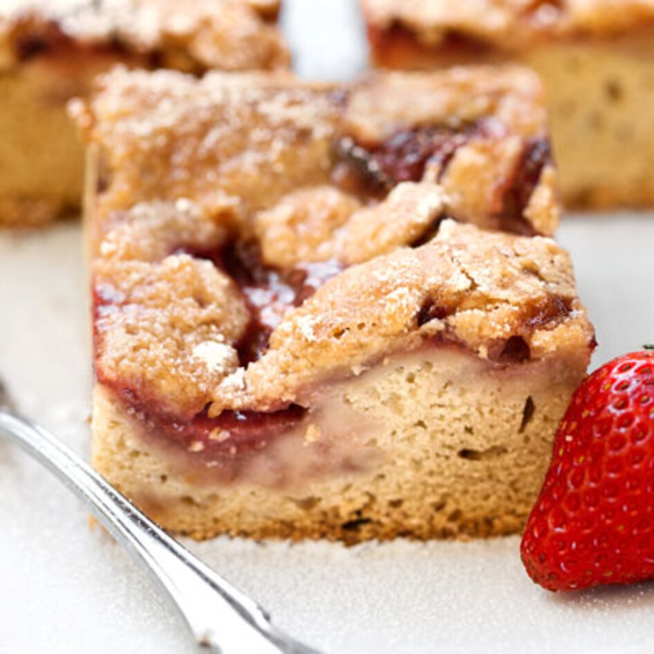 Vegan Strawberry Streusel Cake