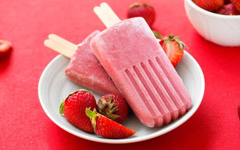 Vegan Strawberry Banana Popsicles