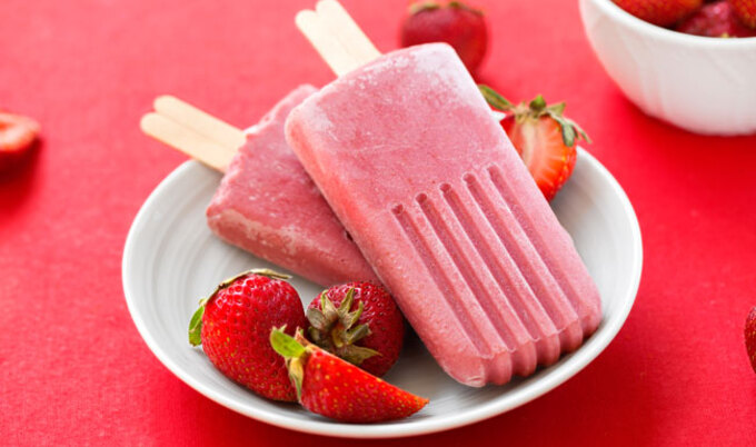 Vegan Strawberry Banana Popsicles