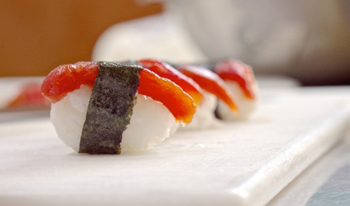 VegNewsTomatoSushi