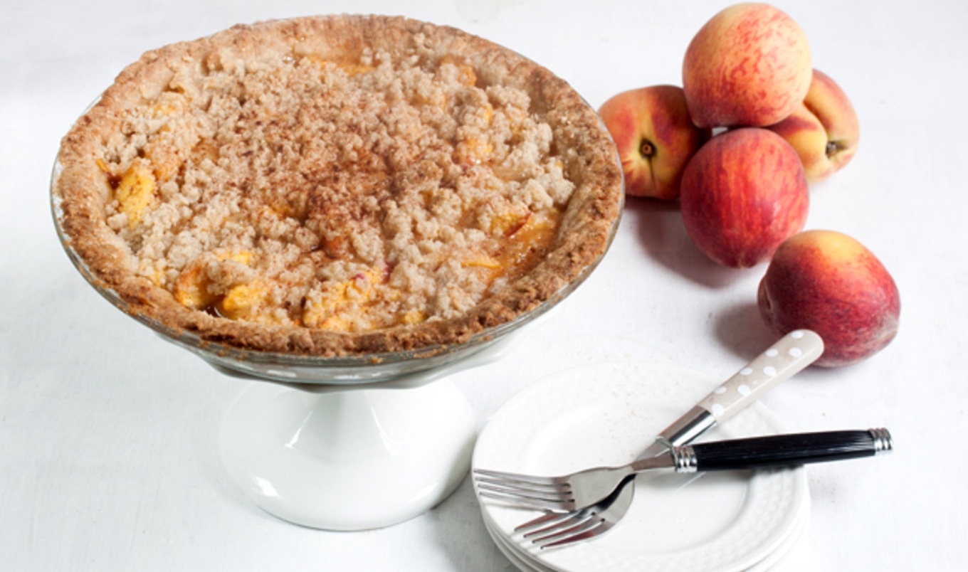 Vegan & Gluten-Free Crumble Top Peach Pie