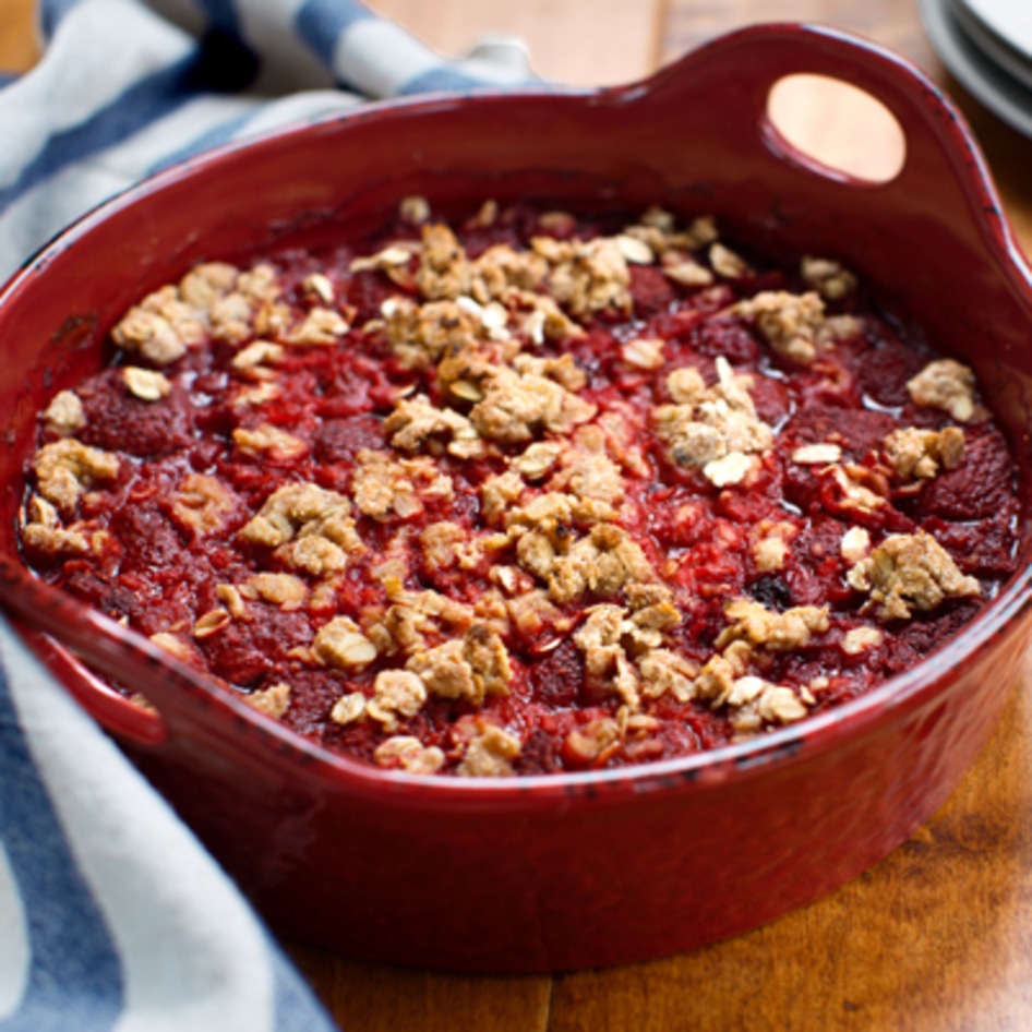 Mixed Berry Fruit Crisp With Cinnamon Oat Topping