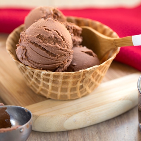VegNews.ChocolateIceCream.HannahKaminsky