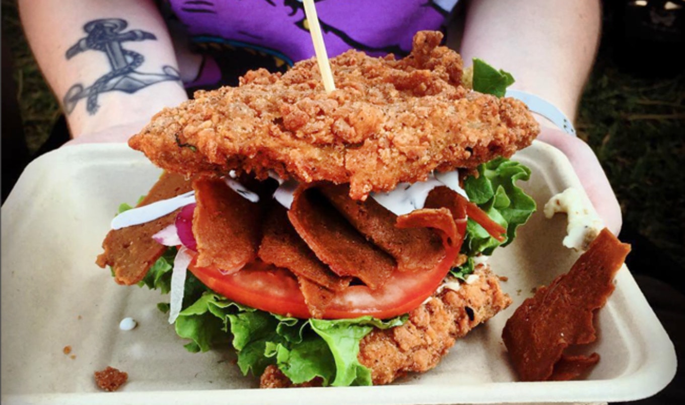 5 Vegan Fried Chicken Dishes to Celebrate National Fried Chicken Day