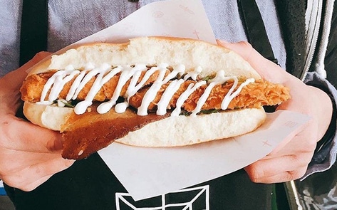 Massive Crowds Flock to Vegan Fried Chicken Shop