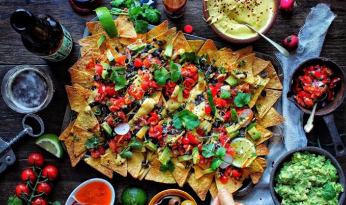 VegNews.SuperBowlNachos