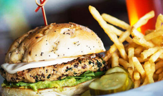 VegNews.YardHouseBurger