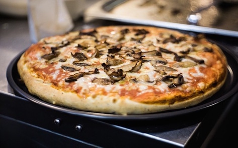 Vegan-Owned Frozen Pizza Brand Debuts in UK