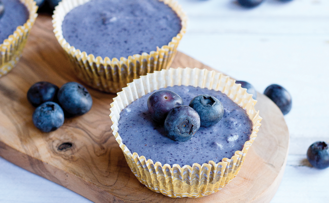 miniblueberrycheesecakeVegNewsRecipe