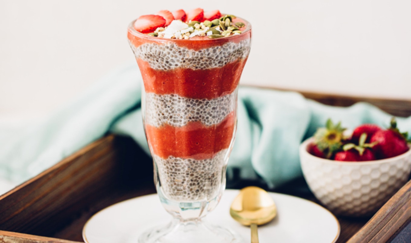 Healthy Vegan Strawberry-Mango Chia Pudding