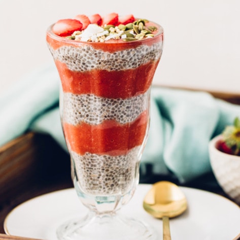 VegNews.StrawberryMangoChiaPudding.BlissfulBasil