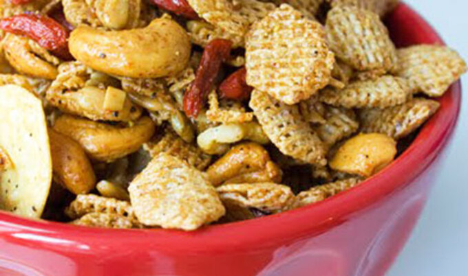 VegNews.VeganPartyMix