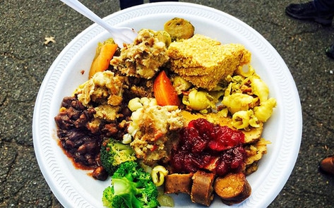 Vegan Chili Feeds the Homeless for the Holidays
