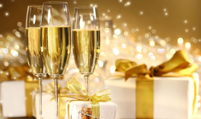 VegNews.HolidayPartyChampagne