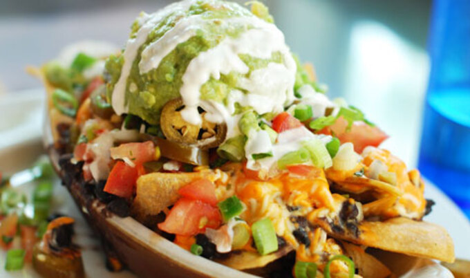 VegNews.SaturnCafeNachos