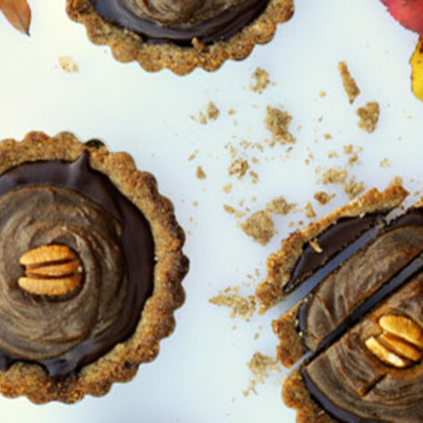 Vegan Pumpkin Caramel Chocolate Tarts