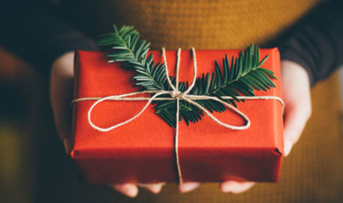 8 Ways To Make Your Holiday Gathering Eco-Friendly